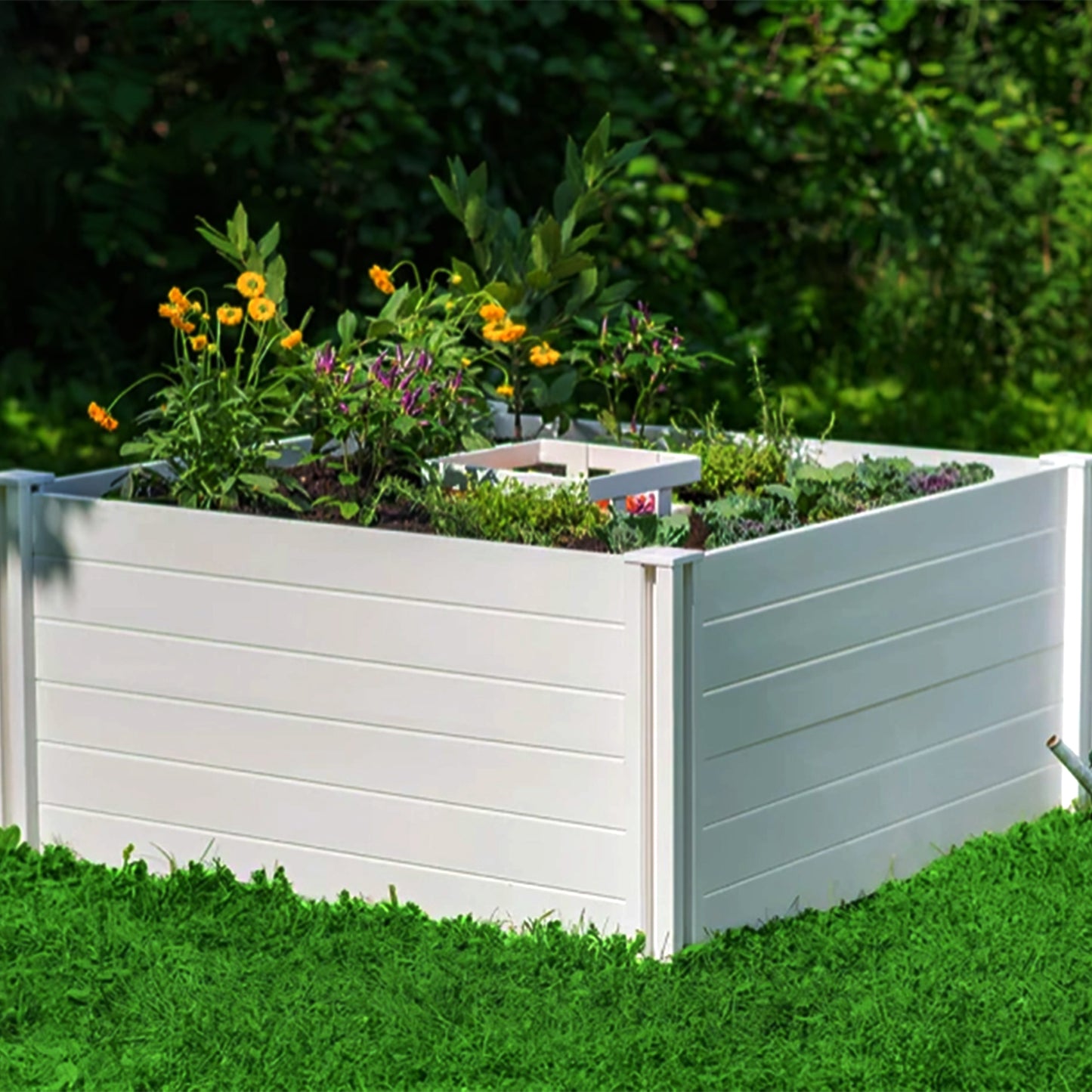 Vita Keyhole 4' x 4' Composting Garden Bed